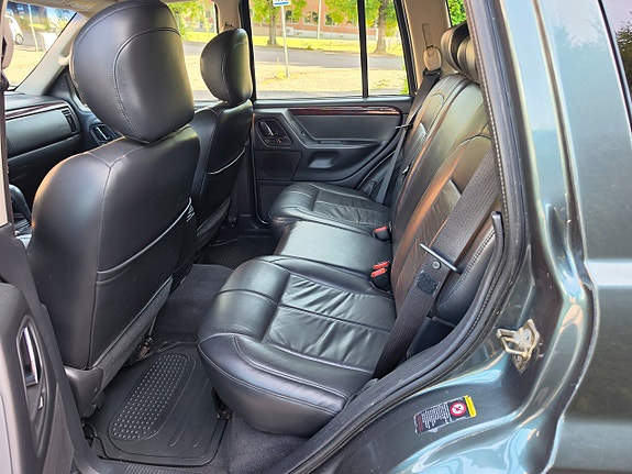 Jeep Grand Cherokee 8 of 24