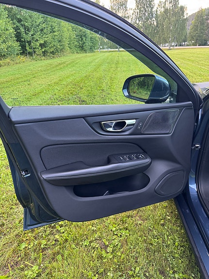 Volvo V60 13 of 23