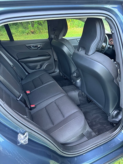 Volvo V60 11 of 23