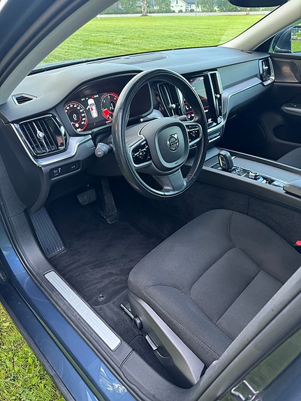 Volvo V60 9 of 23