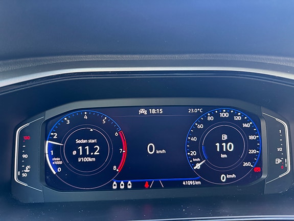 Volkswagen T-Roc 7 of 28