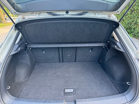 Volkswagen T-Roc 19 of 28