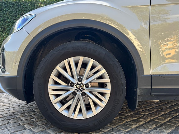 Volkswagen T-Roc 24 of 28