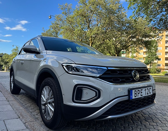 Volkswagen T-Roc 23 of 28