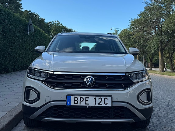 Volkswagen T-Roc 2 of 5