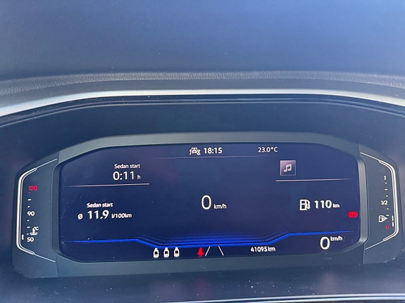Volkswagen T-Roc 8 of 28