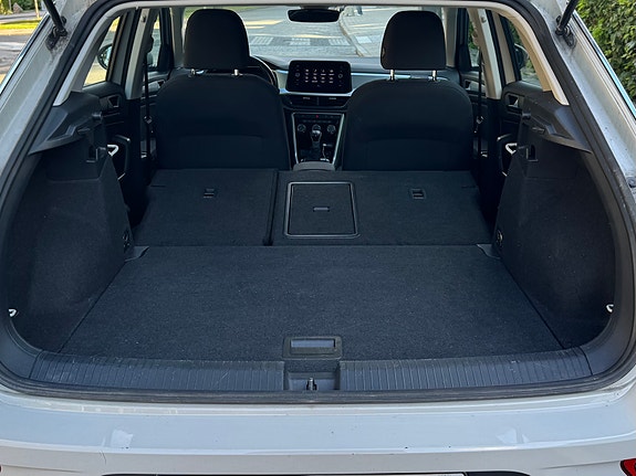 Volkswagen T-Roc 21 of 28