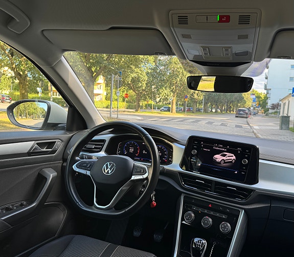 Volkswagen T-Roc 5 of 5