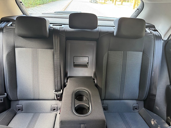 Volkswagen T-Roc 16 of 28
