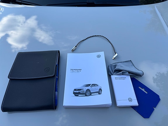 Volkswagen T-Roc 27 of 28