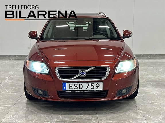 Volvo V50 3 of 5