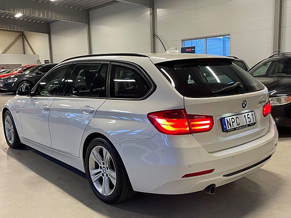 BMW 320d 11 of 30