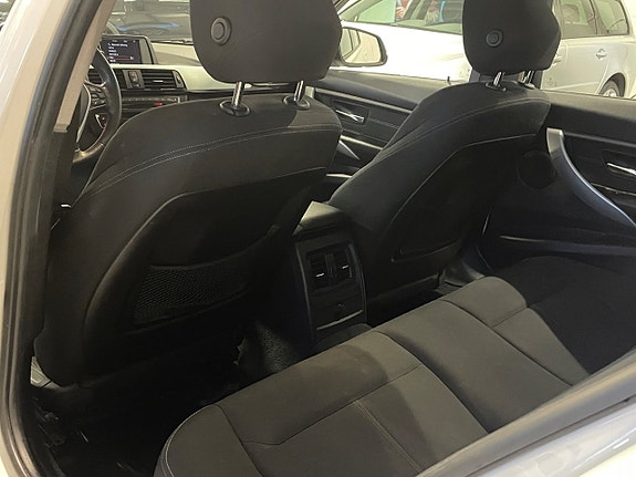 BMW 320d 17 of 30