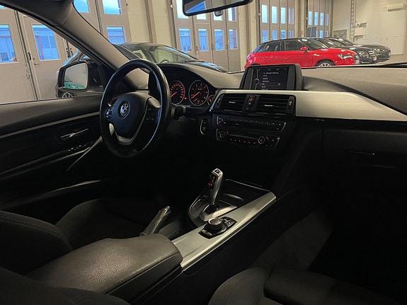 BMW 320d 20 of 30