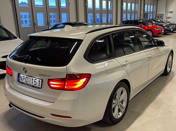 BMW 320d 9 of 30