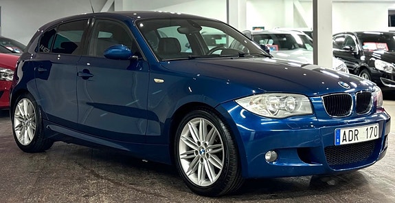BMW 120i 4 of 5