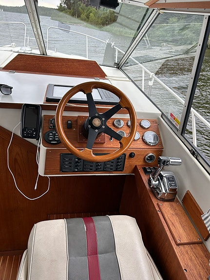 Forbina 9000 (-90), Mercruiser QSD 4,2 350hk (-09) 35knop 3 of 10
