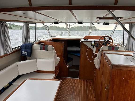 Forbina 9000 (-90), Mercruiser QSD 4,2 350hk (-09) 35knop 2 of 10