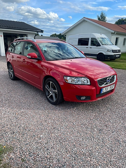 Volvo V50 2 of 5
