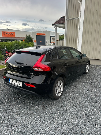 Volvo V40 3 of 5