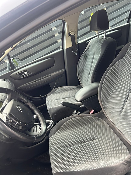 Citroen C4 7 of 8