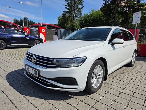 Volkswagen Passat 13 of 14