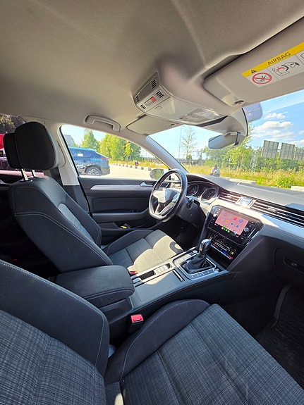 Volkswagen Passat 8 of 14