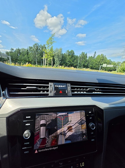Volkswagen Passat 11 of 14