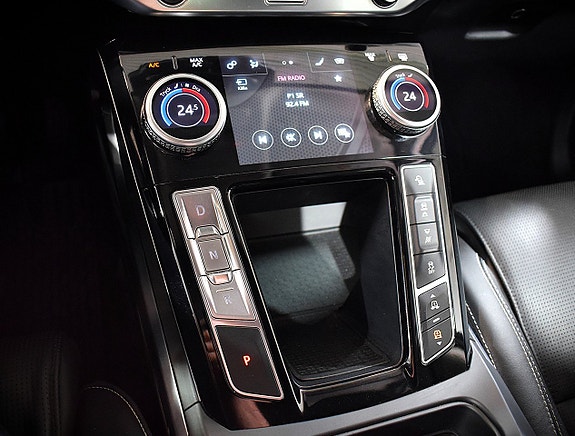 Jaguar I-PACE 15 of 28