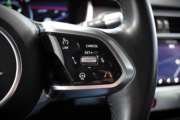 Jaguar I-PACE 11 of 28