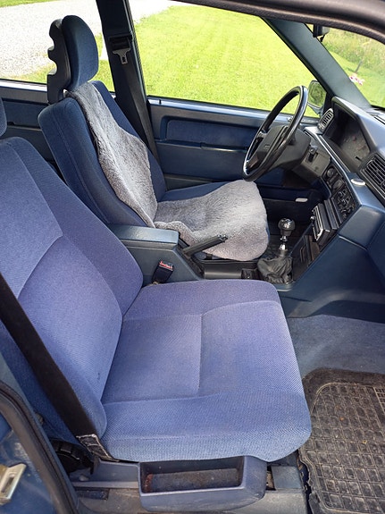 Volvo 740 3 of 5