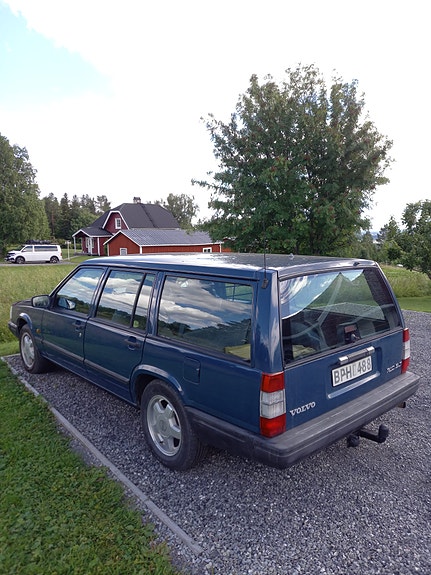 Volvo 740 2 of 5