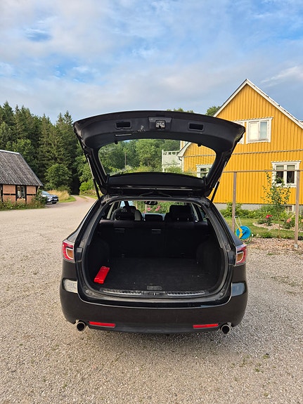 Mazda 6 3 of 5