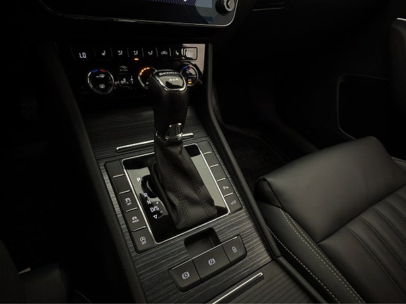 Skoda Superb 28 of 30