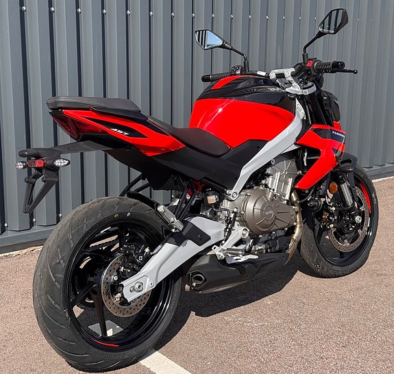 Aprilia Tuono 457 Piranha Red 5 of 5