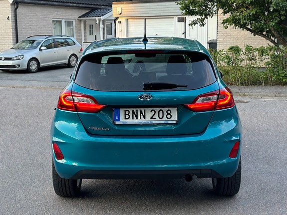 Ford Fiesta 6 of 12