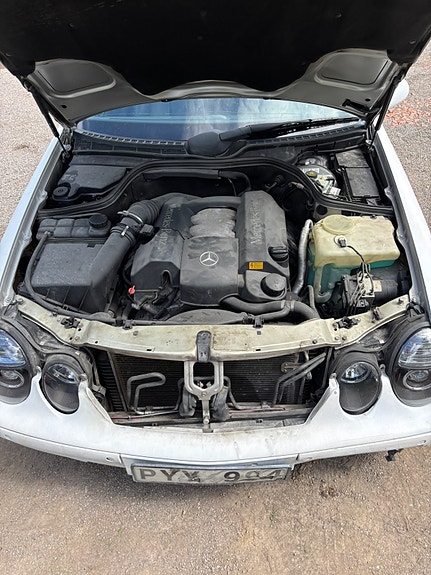 Mercedes-Benz CLK320 3 of 3