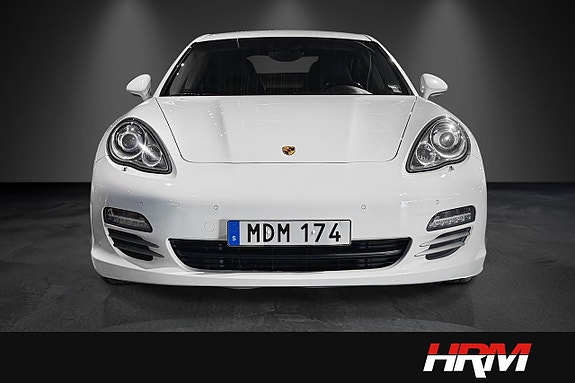Porsche Panamera 4 4 of 5
