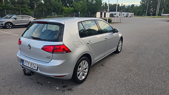 Volkswagen Golf VII 2 of 5