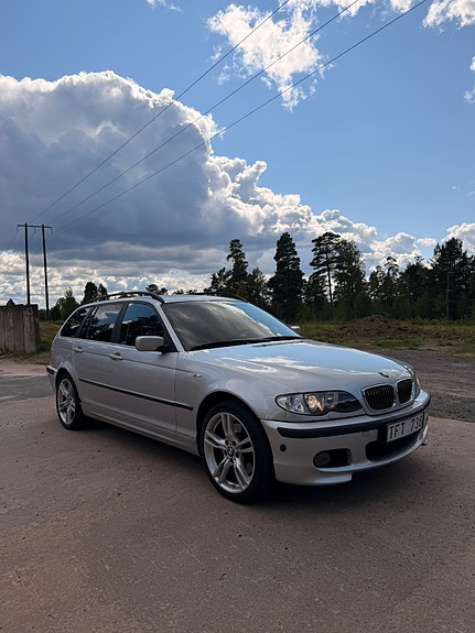 BMW 330Xi 3 of 8