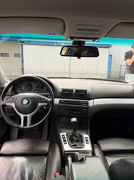 BMW 330Xi 8 of 8