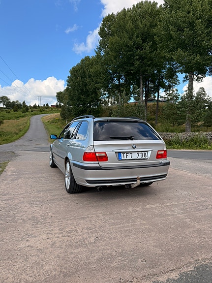 BMW 330Xi 5 of 8