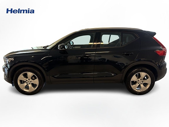 Volvo XC40 3 of 5