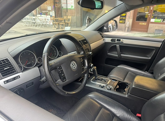 Volkswagen Touareg 3 of 3