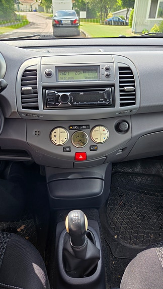 Nissan Micra 7 of 10