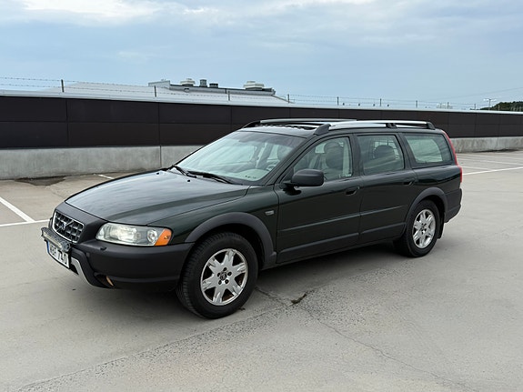 Volvo XC70 2 of 5