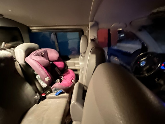Volkswagen Caravelle 3 of 3