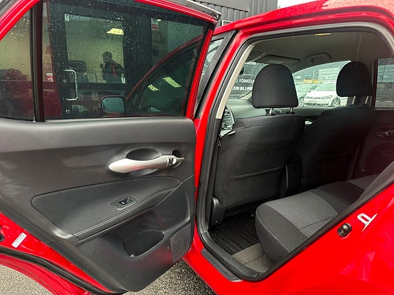 Toyota Auris 14 of 22