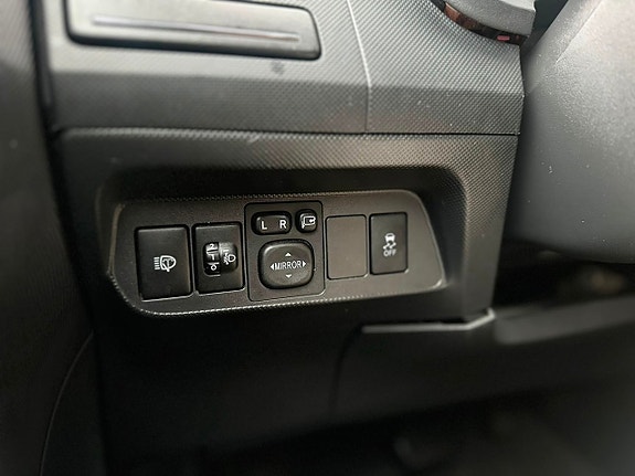 Toyota Auris 7 of 22