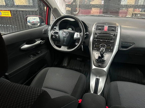 Toyota Auris 17 of 22